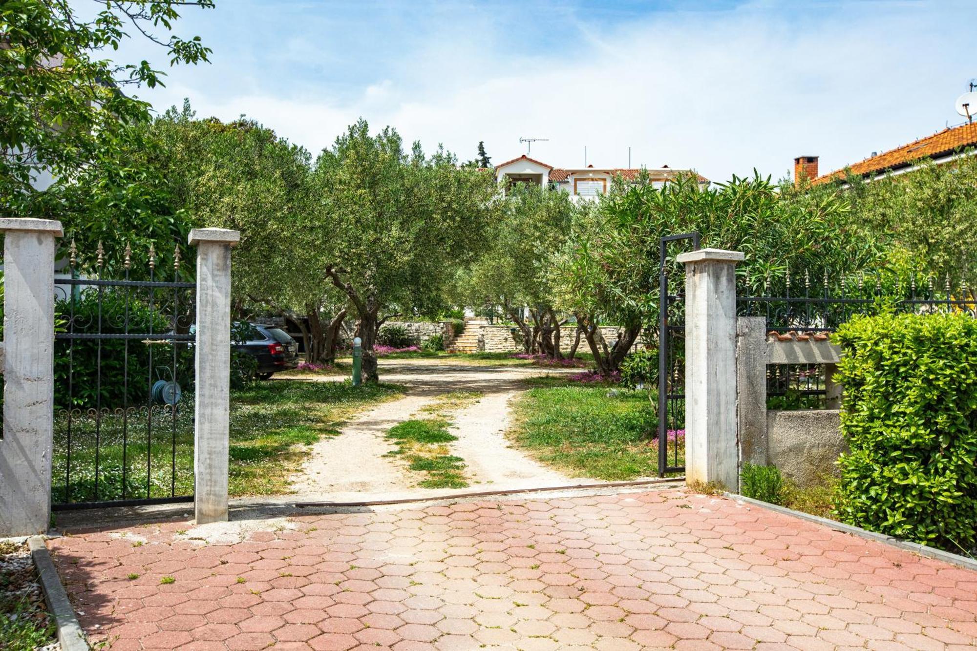 Apartments With A Parking Space Pakostane, Biograd - 22375 Exteriör bild